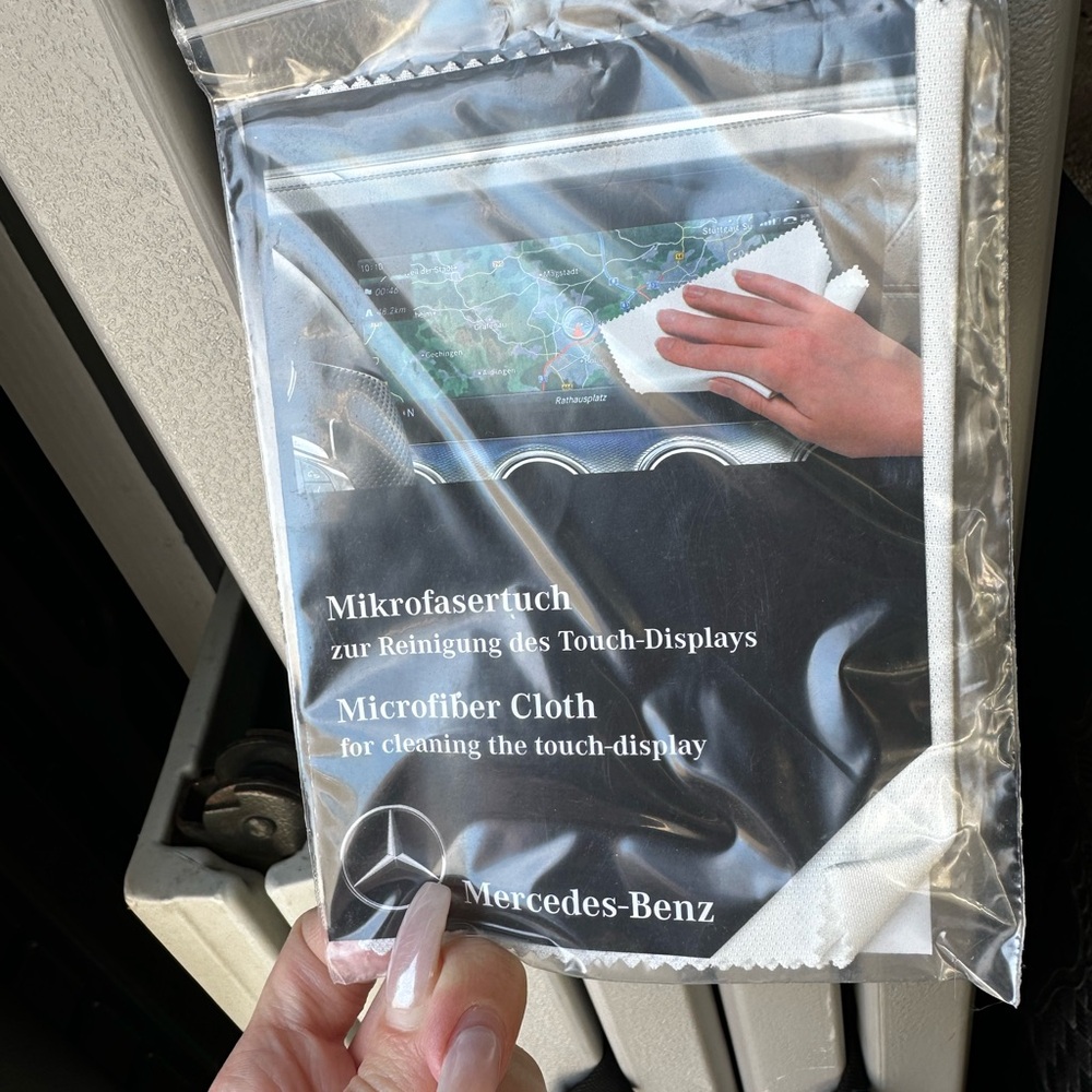 Mercedes-Benz Microfiber Cloth for Touch-Displays - White